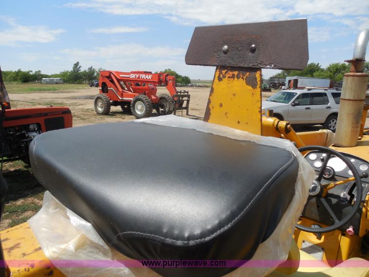 image for item H9883 John Deere 720 tractor