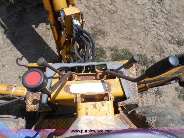 image for item H9883 John Deere 720 tractor