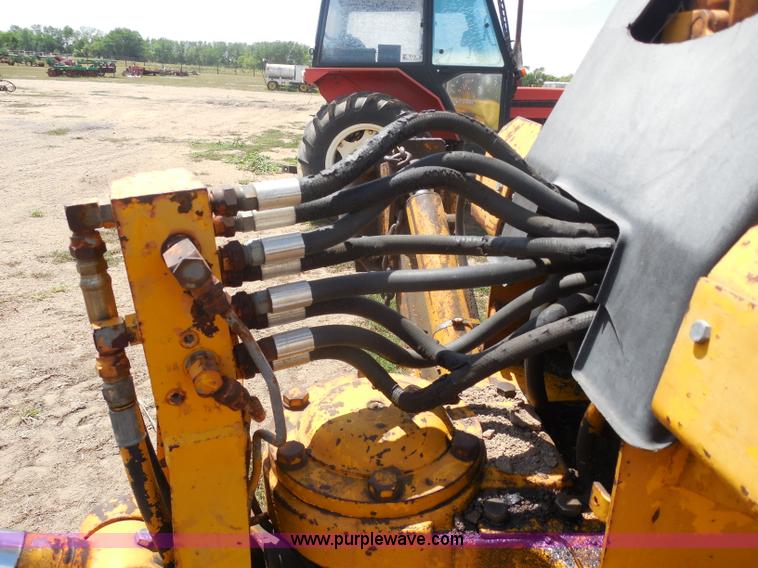 image for item H9883 John Deere 720 tractor