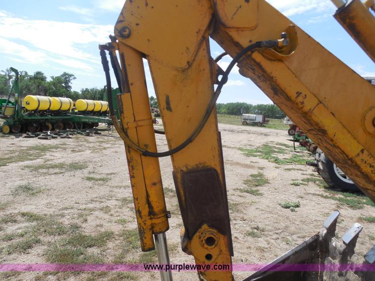 image for item H9883 John Deere 720 tractor