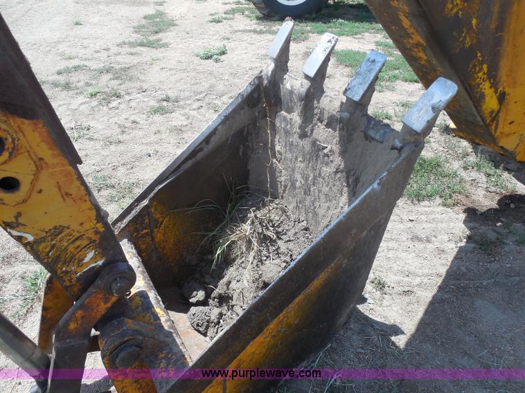 image for item H9883 John Deere 720 tractor