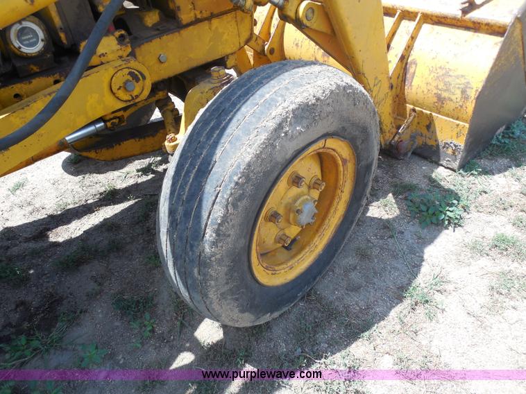 image for item H9883 John Deere 720 tractor