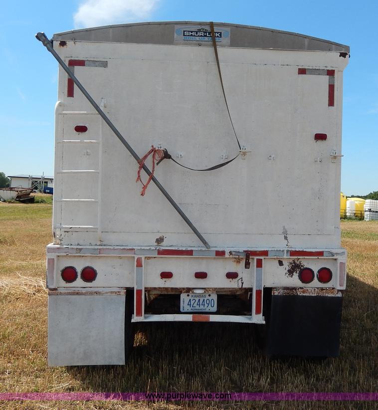 image for item I4400 1974 Fruehauf grain trailer