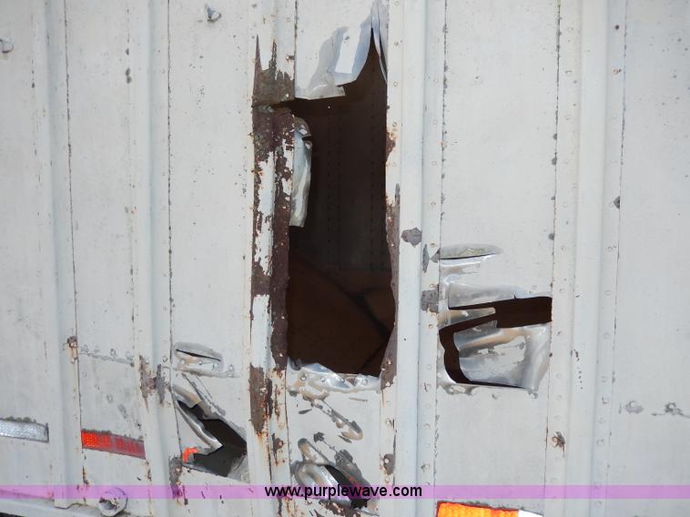 image for item I4400 1974 Fruehauf grain trailer