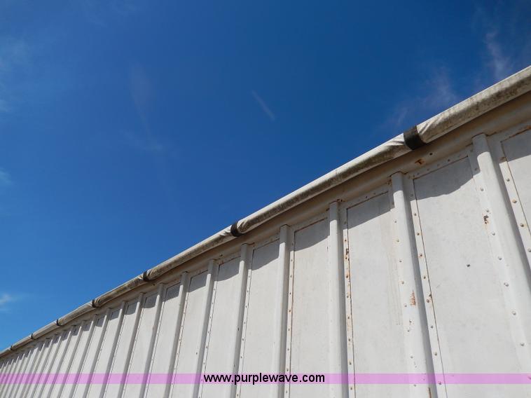 image for item I4400 1974 Fruehauf grain trailer