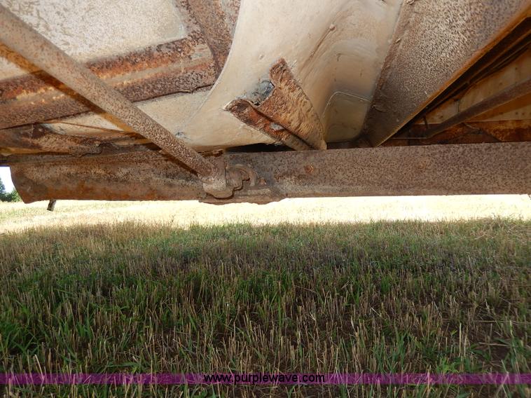 image for item I4400 1974 Fruehauf grain trailer