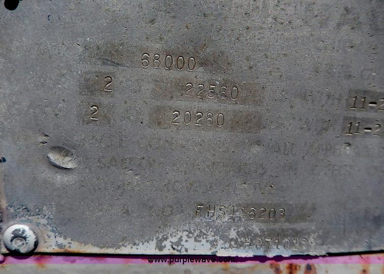 image for item I4400 1974 Fruehauf grain trailer