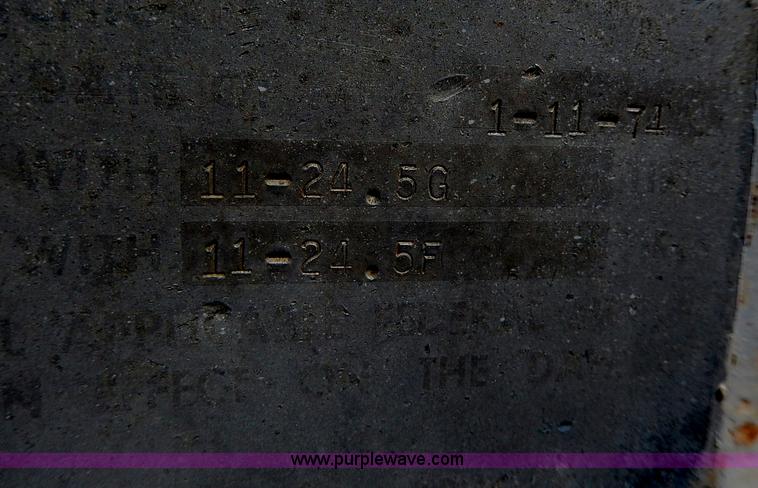 image for item I4400 1974 Fruehauf grain trailer