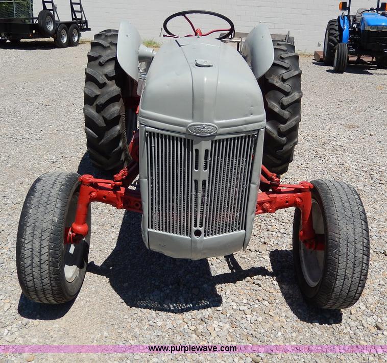 image for item I4453 1949 Ford 8N tractor