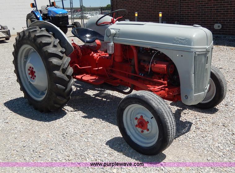 image for item I4453 1949 Ford 8N tractor