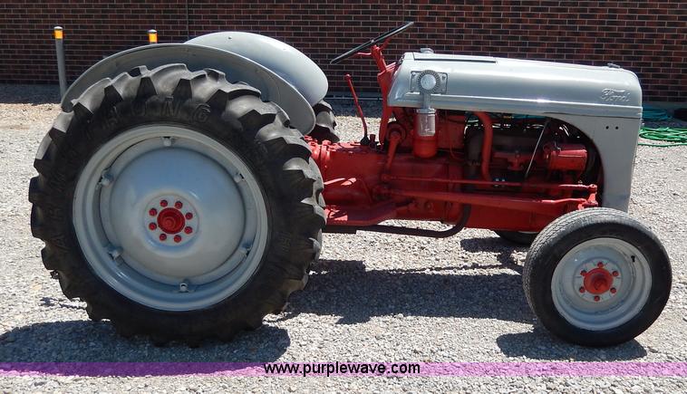 image for item I4453 1949 Ford 8N tractor