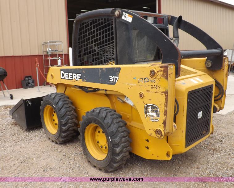 image for item I7694 2005 John Deere 317 skid steer