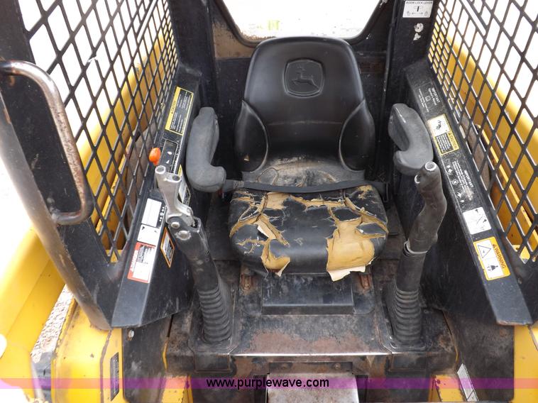 image for item I7694 2005 John Deere 317 skid steer