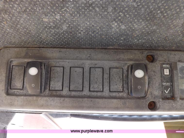 image for item I7694 2005 John Deere 317 skid steer