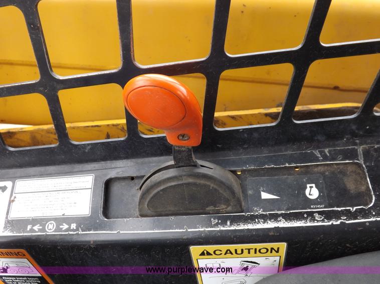 image for item I7694 2005 John Deere 317 skid steer