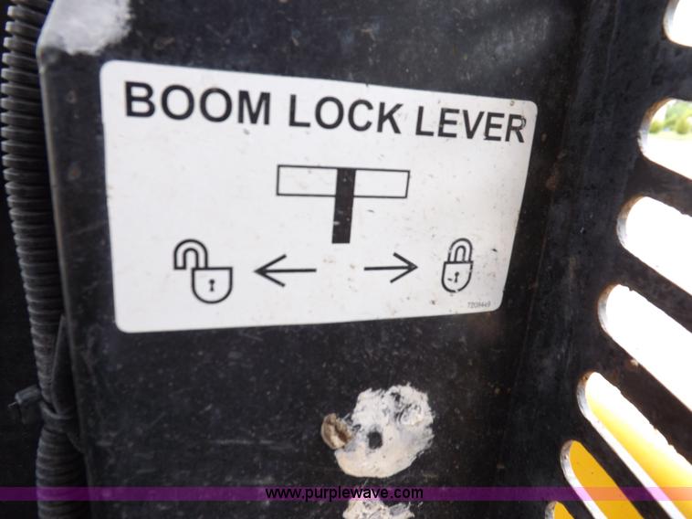 image for item I7694 2005 John Deere 317 skid steer