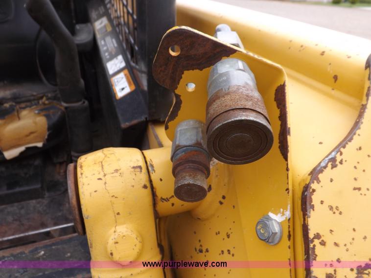 image for item I7694 2005 John Deere 317 skid steer