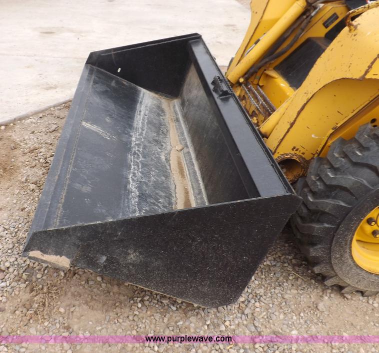 image for item I7694 2005 John Deere 317 skid steer