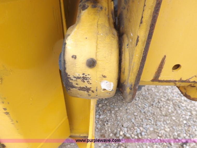 image for item I7694 2005 John Deere 317 skid steer