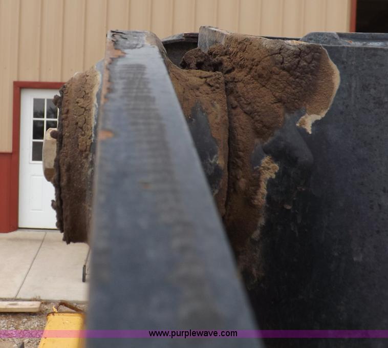 image for item I7694 2005 John Deere 317 skid steer