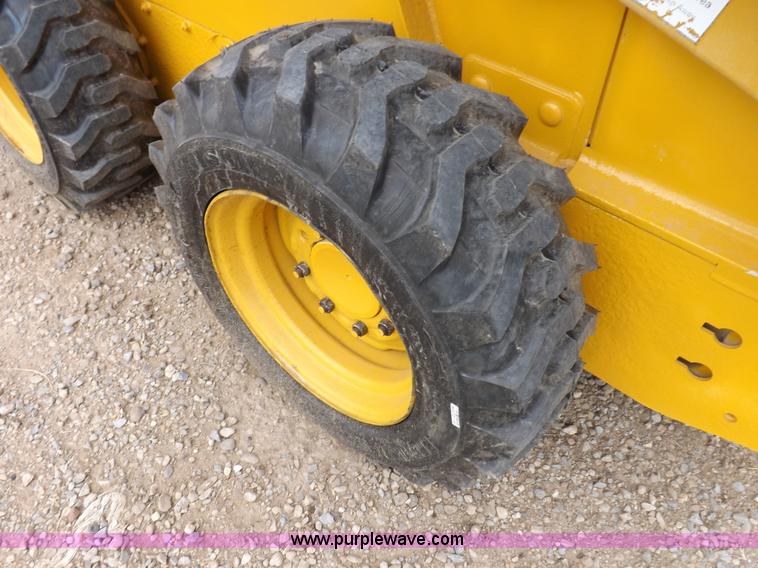 image for item I7694 2005 John Deere 317 skid steer
