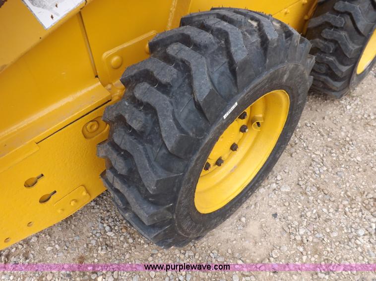 image for item I7694 2005 John Deere 317 skid steer