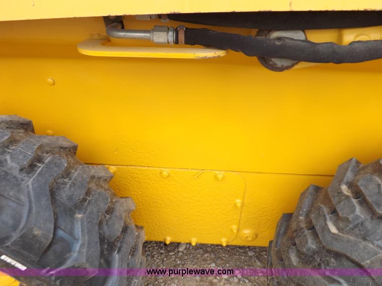 image for item I7694 2005 John Deere 317 skid steer
