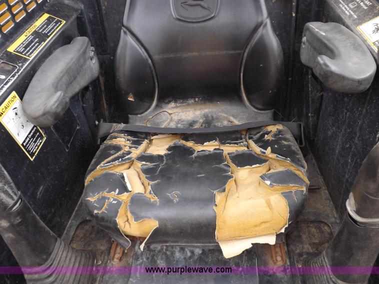 image for item I7694 2005 John Deere 317 skid steer