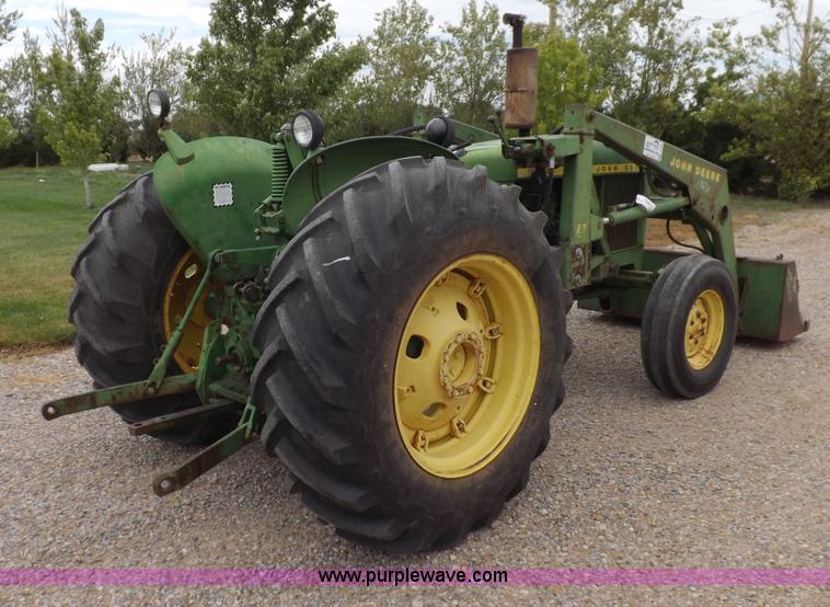 image for item I7695 1969 John Deere 2020 tractor