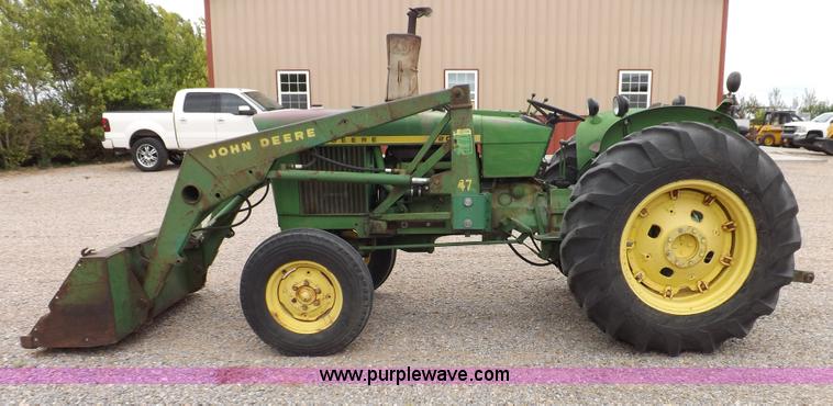 image for item I7695 1969 John Deere 2020 tractor