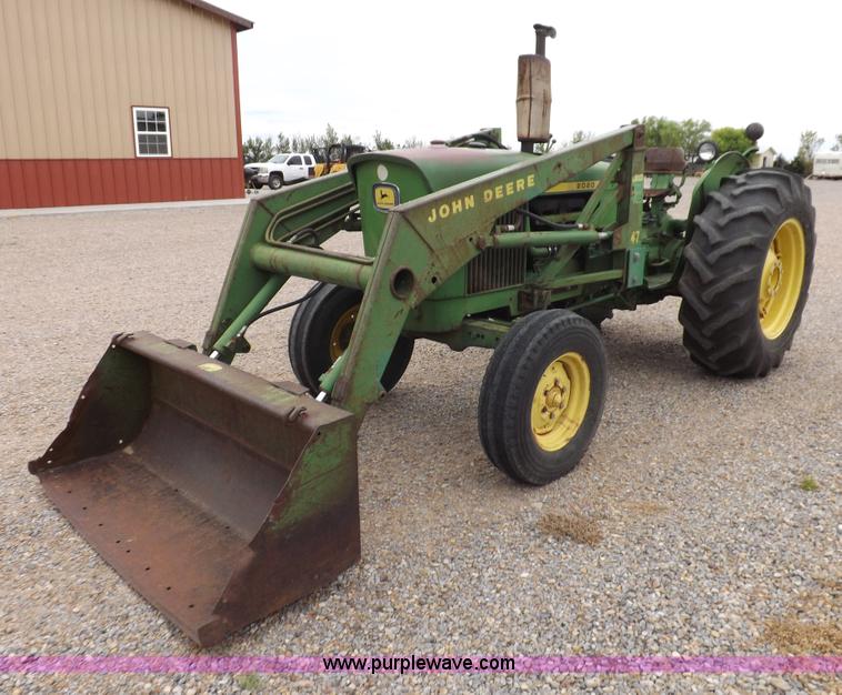 image for item I7695 1969 John Deere 2020 tractor