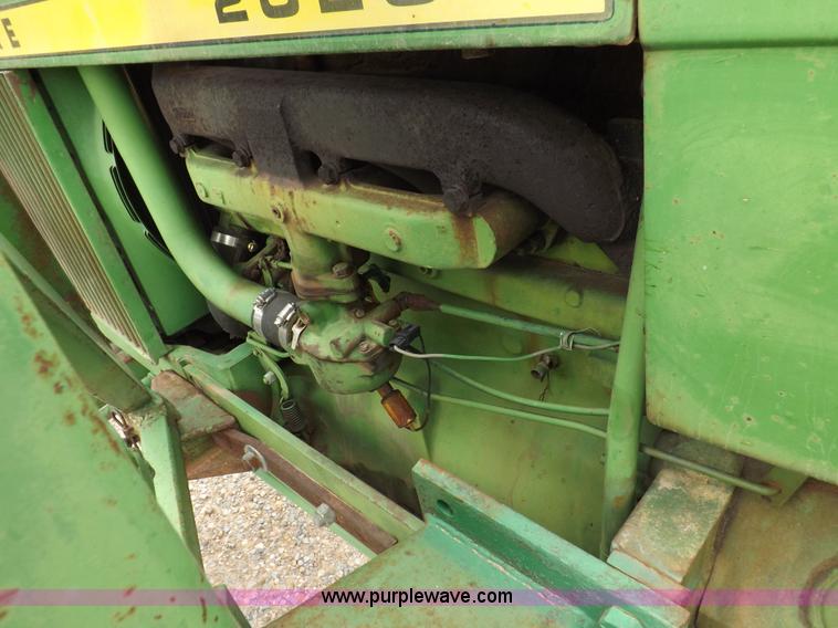 image for item I7695 1969 John Deere 2020 tractor