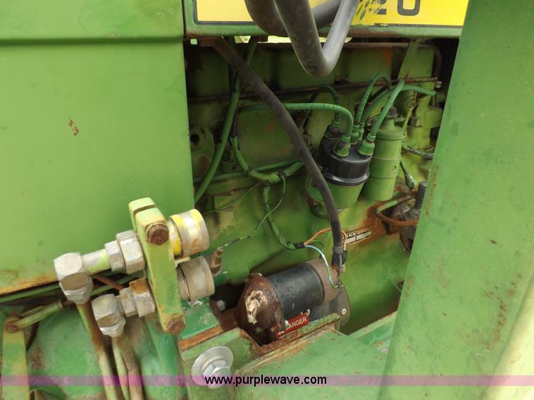 image for item I7695 1969 John Deere 2020 tractor