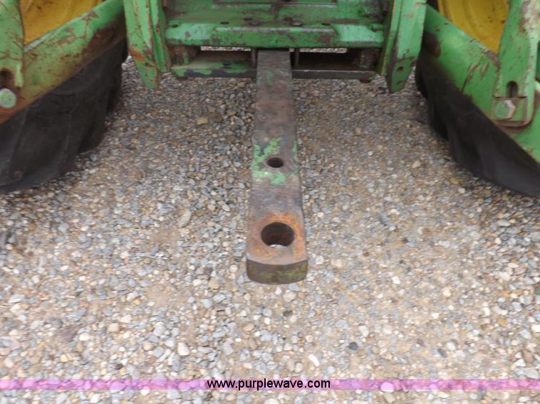 image for item I7695 1969 John Deere 2020 tractor