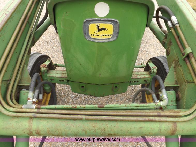 image for item I7695 1969 John Deere 2020 tractor