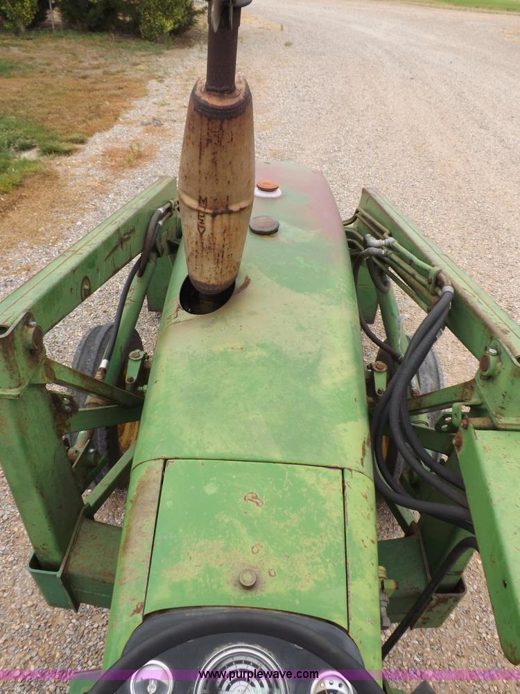 image for item I7695 1969 John Deere 2020 tractor