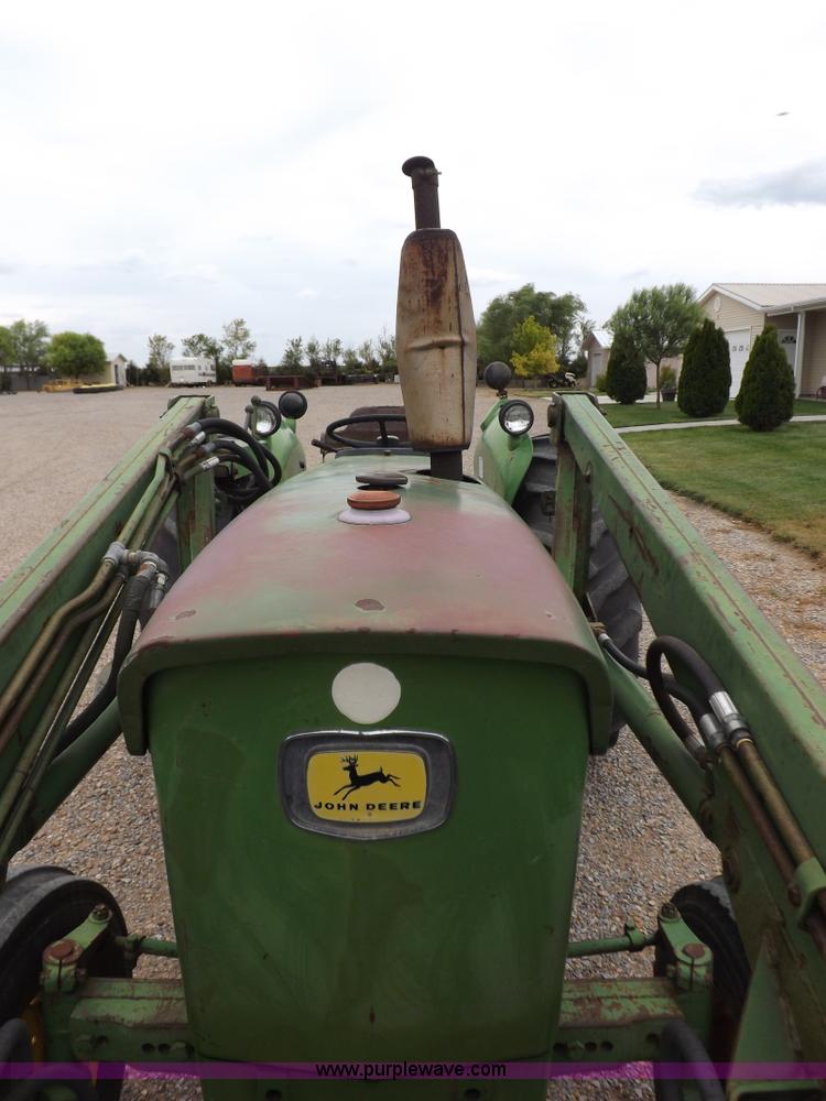 image for item I7695 1969 John Deere 2020 tractor