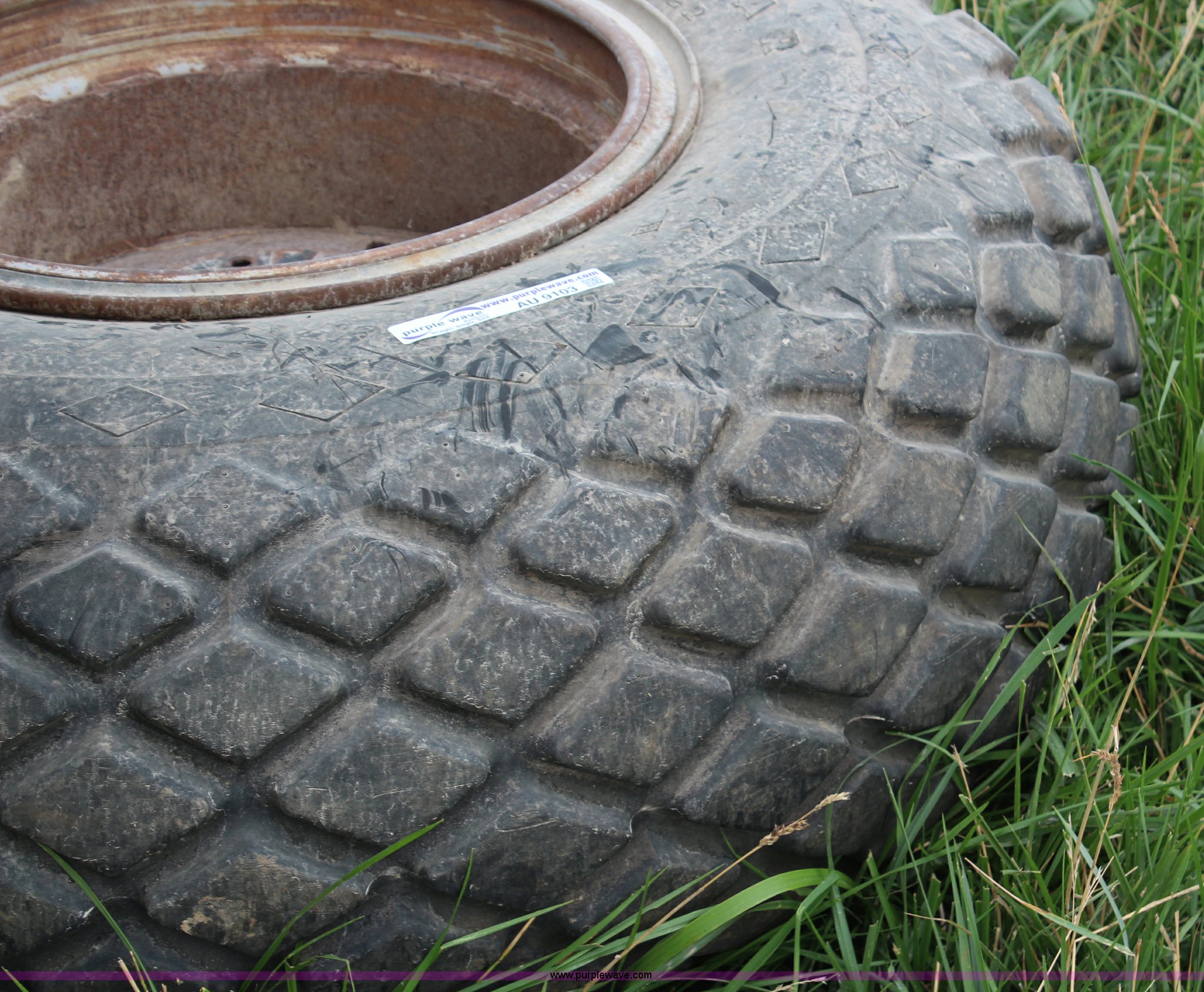 2-15-24-tires-and-wheels-in-ottawa-ks-item-au9103-sold-purple-wave