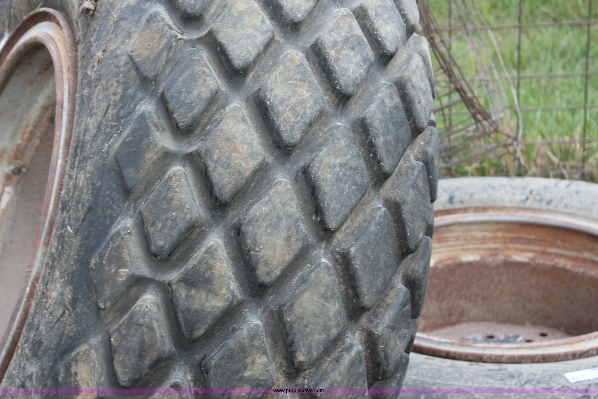 2-15-24-tires-and-wheels-in-ottawa-ks-item-au9103-sold-purple-wave