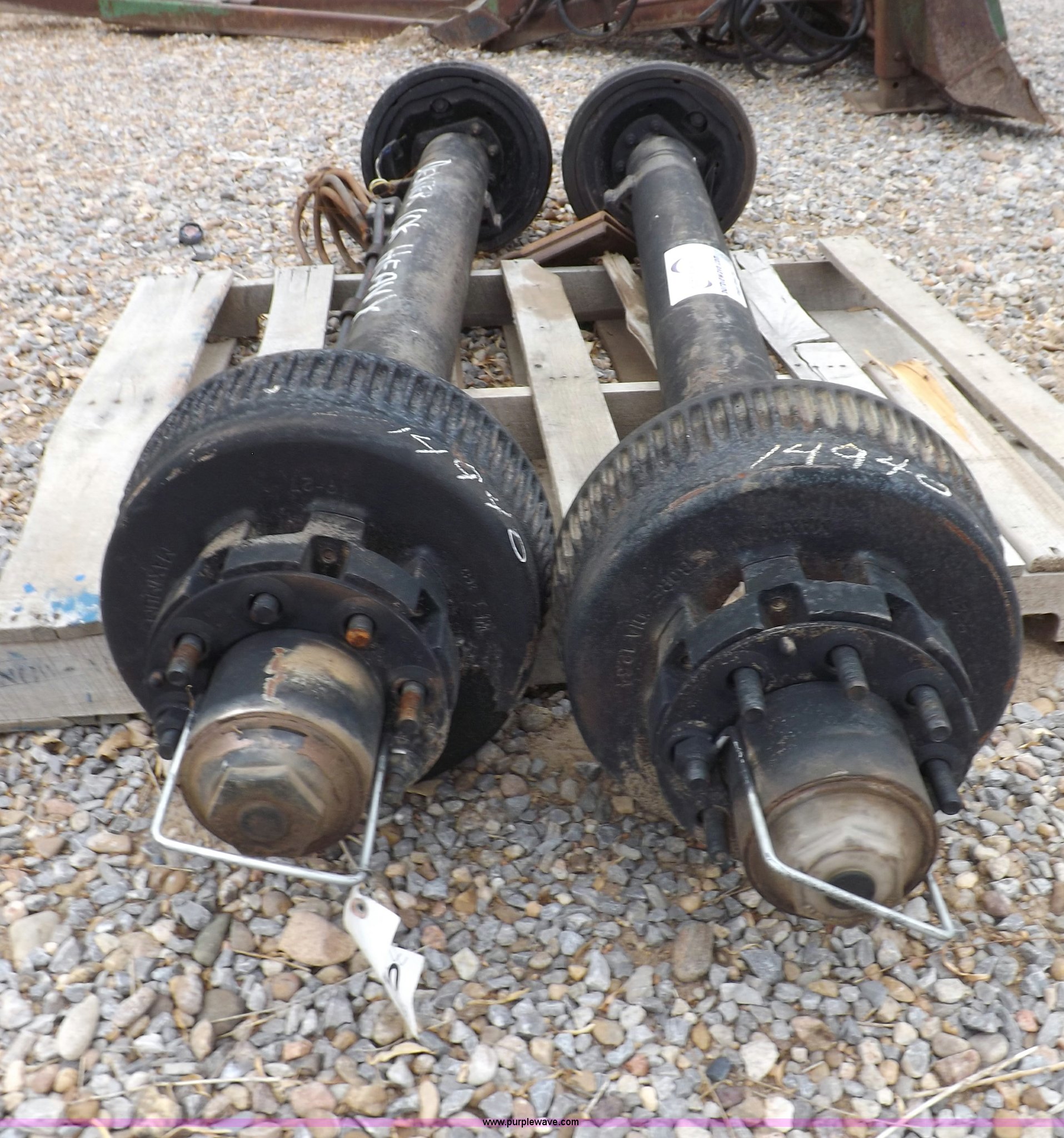 (2) Dexter 10,000 lbs axles in Copeland, KS Item I7702 sold Purple Wave