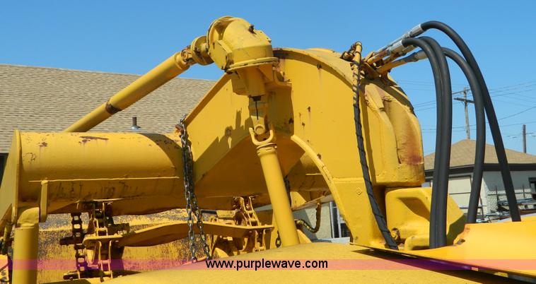 image for item AD9220 John Deere 760A paddle scraper