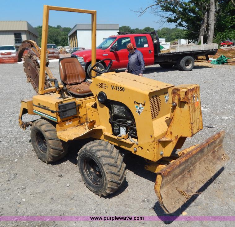 image for item AE9765 1995 Vermeer V3550 trencher