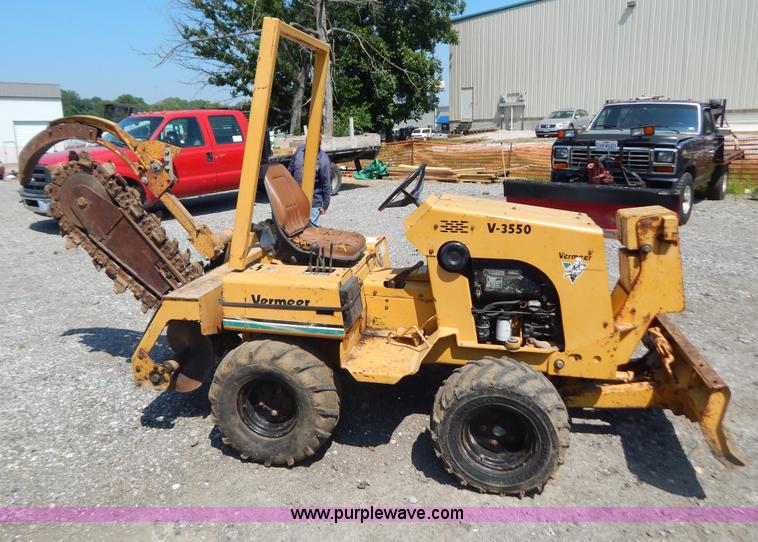 image for item AE9765 1995 Vermeer V3550 trencher