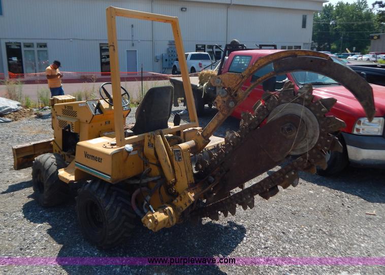 image for item AE9765 1995 Vermeer V3550 trencher