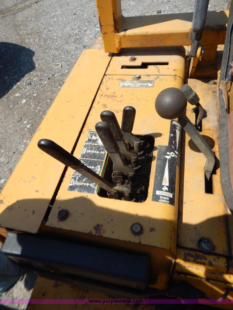 image for item AE9765 1995 Vermeer V3550 trencher