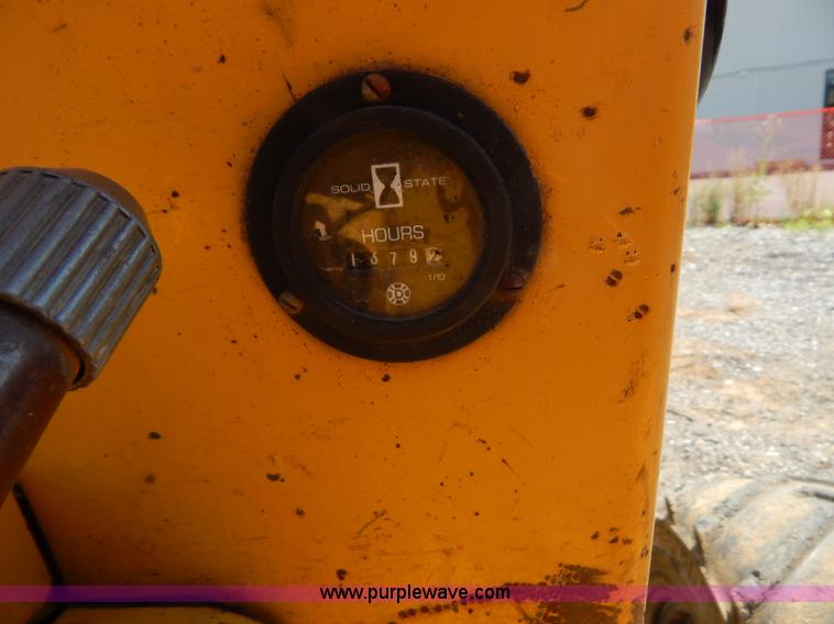 image for item AE9765 1995 Vermeer V3550 trencher