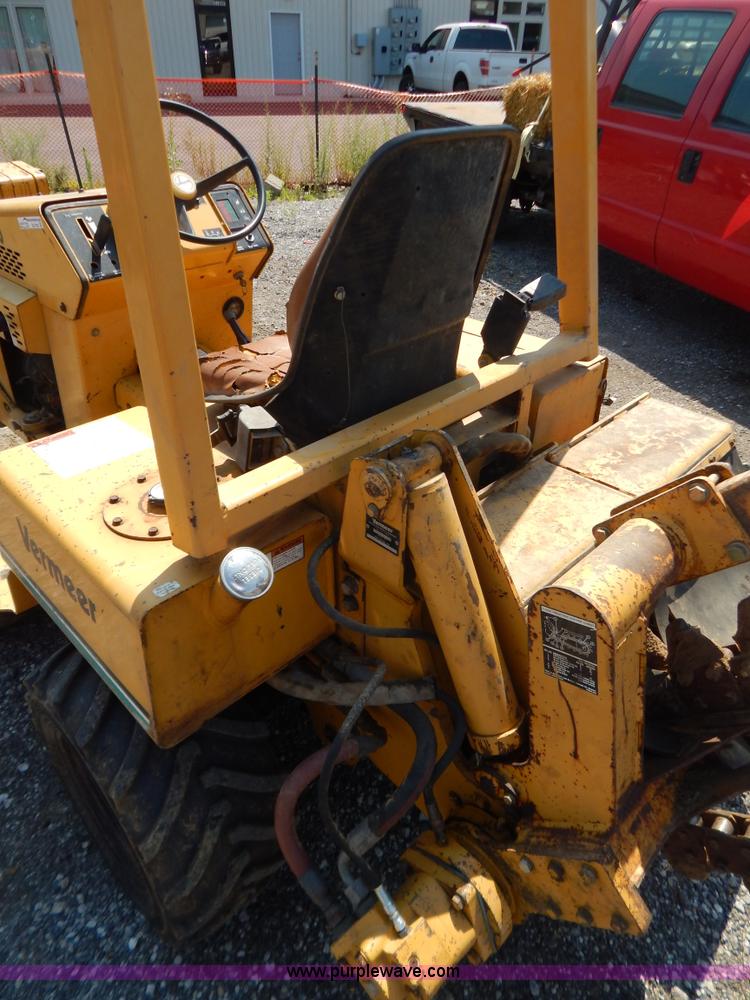 image for item AE9765 1995 Vermeer V3550 trencher