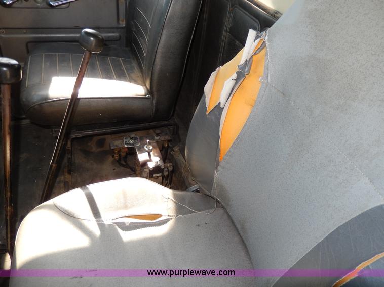 image for item D8169 1986 Mack RS686LS barrel dump truck