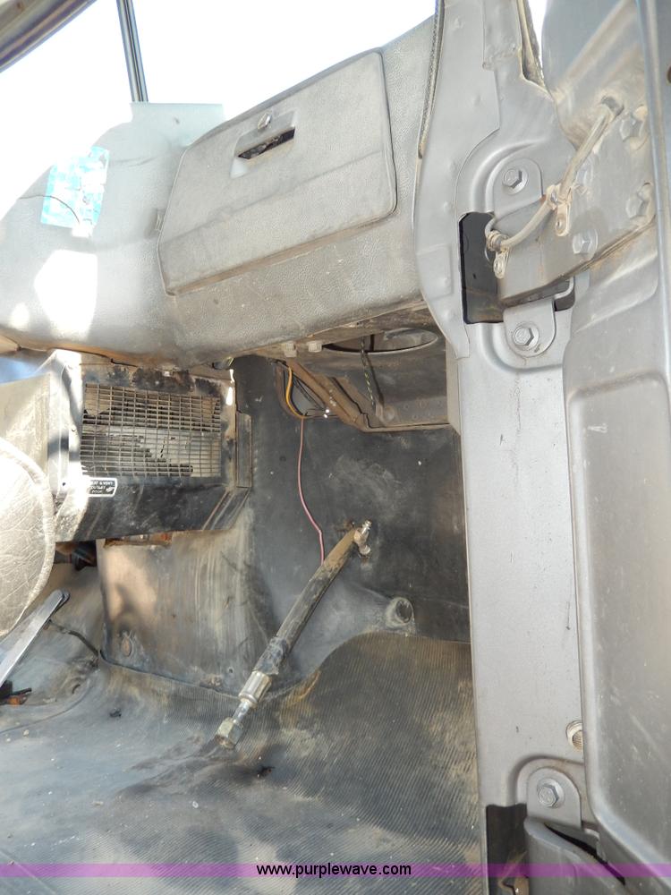 image for item D8169 1986 Mack RS686LS barrel dump truck