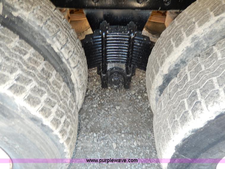 image for item D8169 1986 Mack RS686LS barrel dump truck